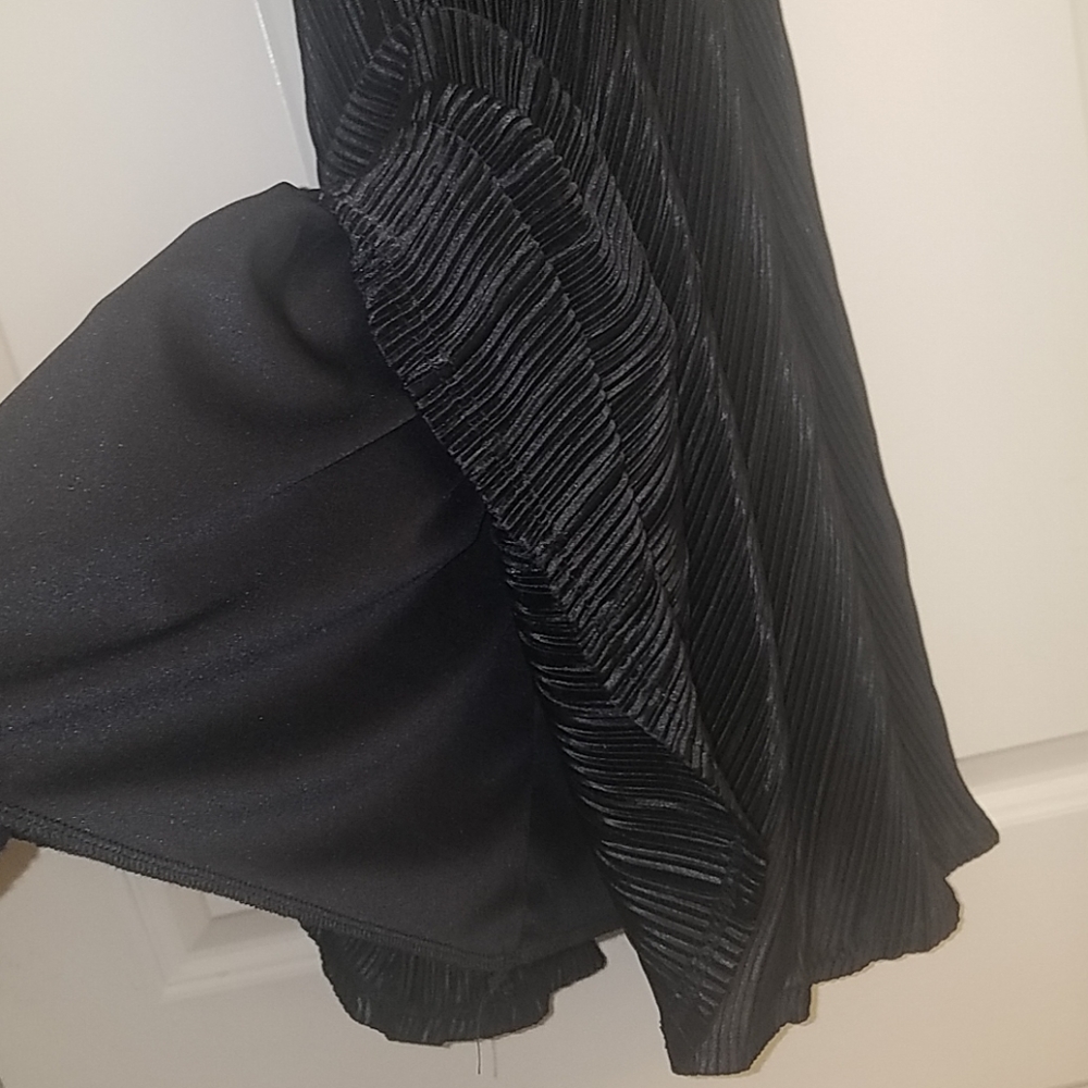 Brand new black dress - Picture 7 of 8